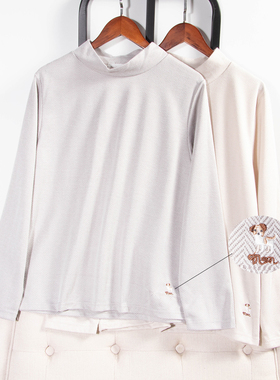 日单秋冬新款时尚百搭中领折线印花小狗刺绣长袖打底衫女30069