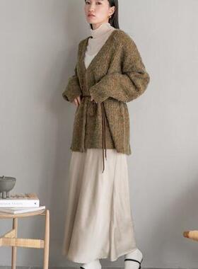 日单LF秋冬新款时尚轻奢优雅半松紧腰侧拉链缎面光泽半身裙28357