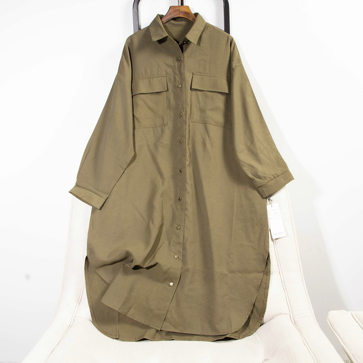 日单春秋新款气质百搭翻领系扣翻盖口袋圆弧下摆衬衫连衣裙32030