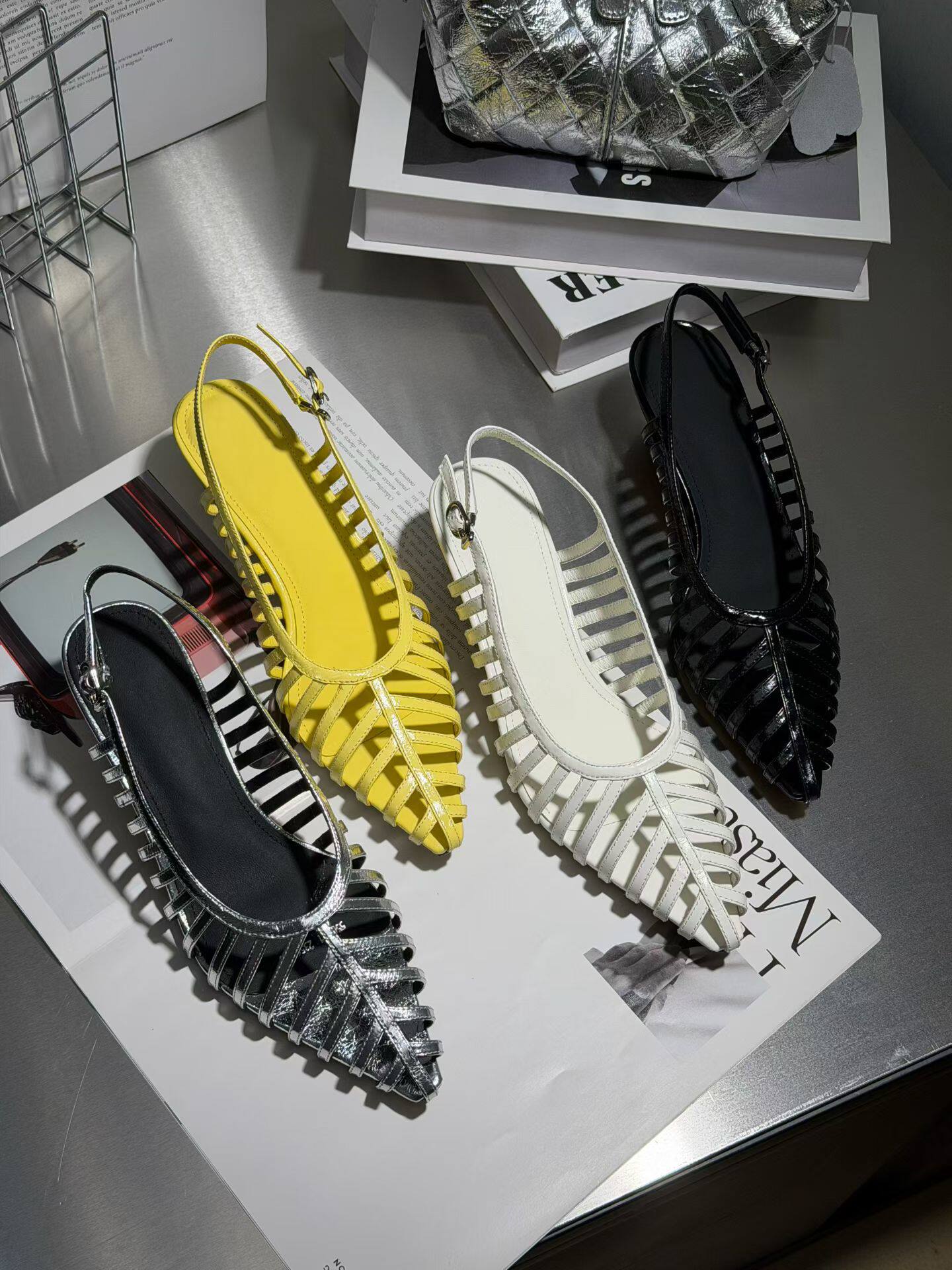 2026新款法式气质镂空细跟低跟包头凉鞋女尖头透气舒服高跟鞋凉鞋