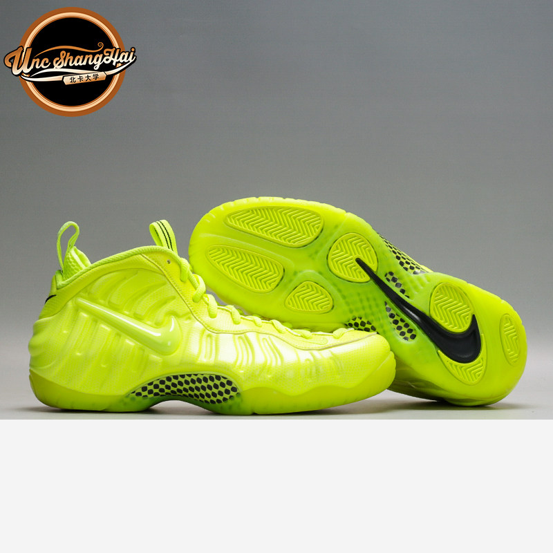北卡大学 nike air foamposite pro volt 荧光绿泡 dm 624041-700