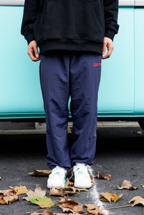 DOGTOWN尼龙侧面小LOGO休闲尼龙面料舒适百搭收脚长裤卫裤