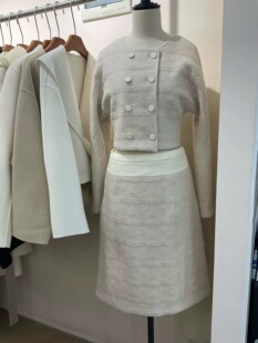 高端新款杏色双排扣羊毛呢短款外套半裙套装