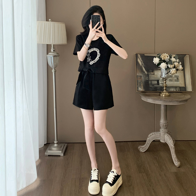 时尚潮流女装2026年新款洋气时髦套装春季两件套短袖上衣短裤套装