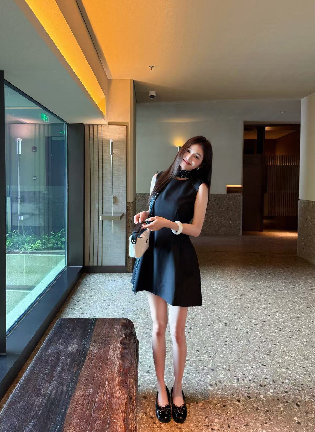 法式复古赫本风优雅气质无袖连衣裙女2026年秋季新款高级感显瘦
