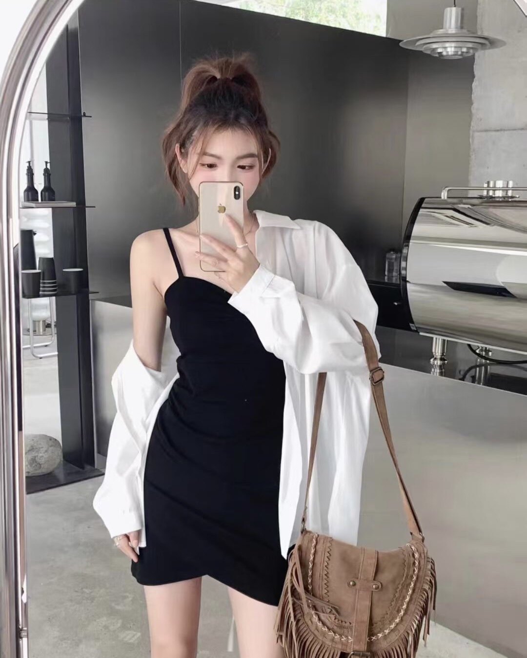 小个子黑色短裙吊带连衣裙
