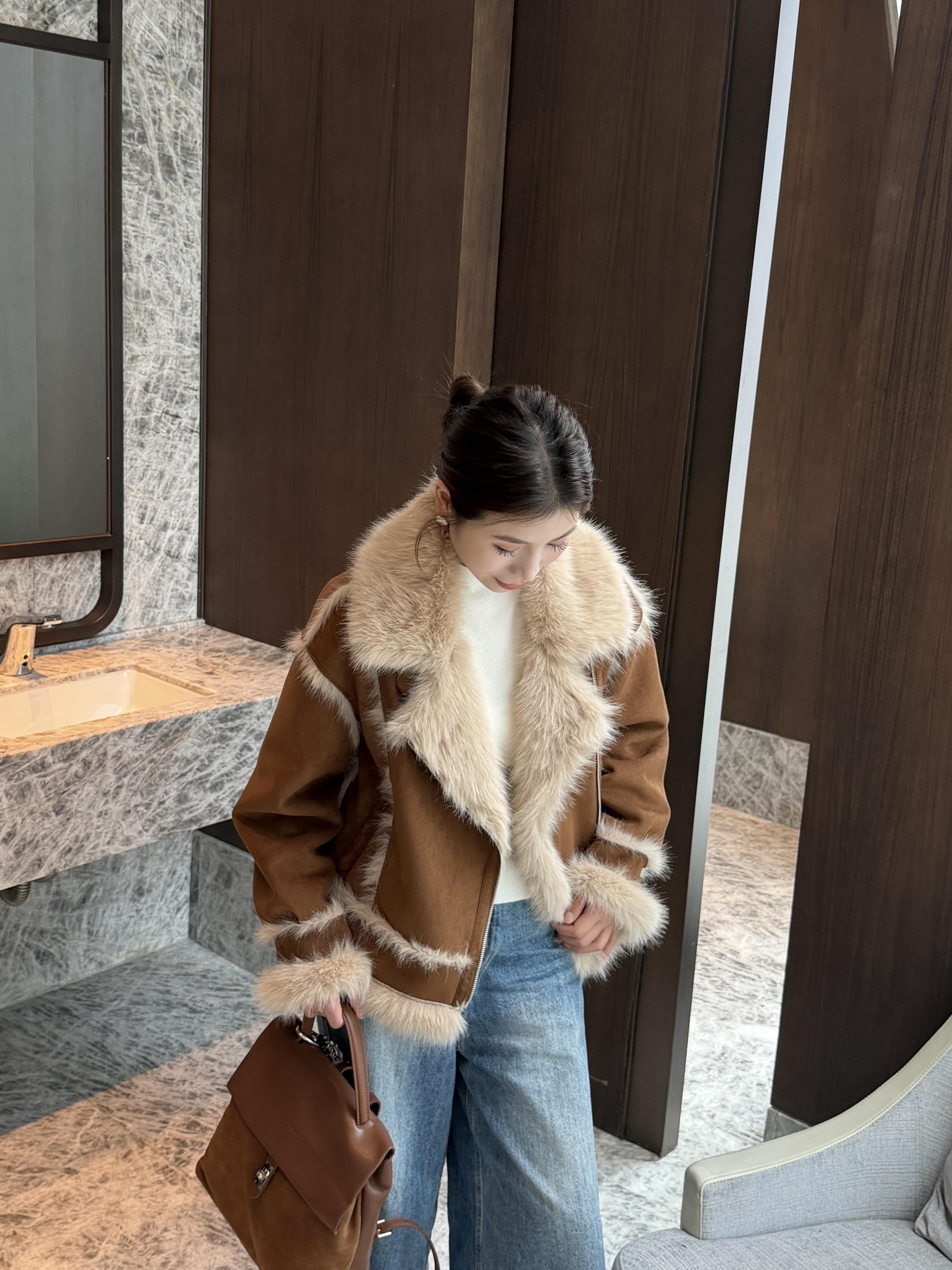短款鹿皮绒仿狐狸毛皮毛一体绒外套女冬季高级感加厚加绒韩系上衣