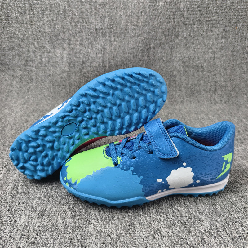 外贸儿童足球鞋魔术贴皮面学生TF碎钉人造草地训练比赛防滑运动鞋