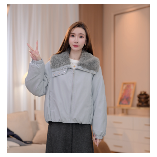【新款上新】马克华菲秋冬款翻领毛毛三粒扣羽绒服外套jcc