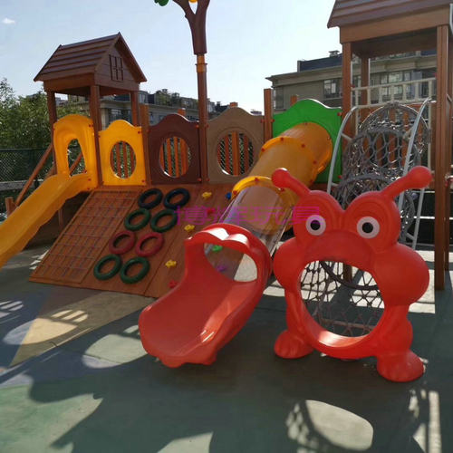 大型木质幼儿园户外攀爬游乐设施