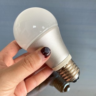 原23英镑！又得买！出口470lm流明6.5W高亮度LED灯泡暖光E27螺口