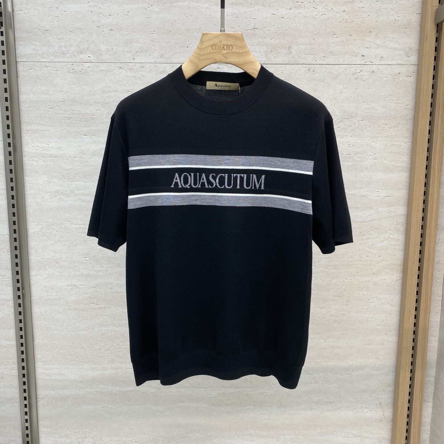 Aquascutum雅格狮丹 26秋冬字母提花男士羊毛针织短袖T恤 930390
