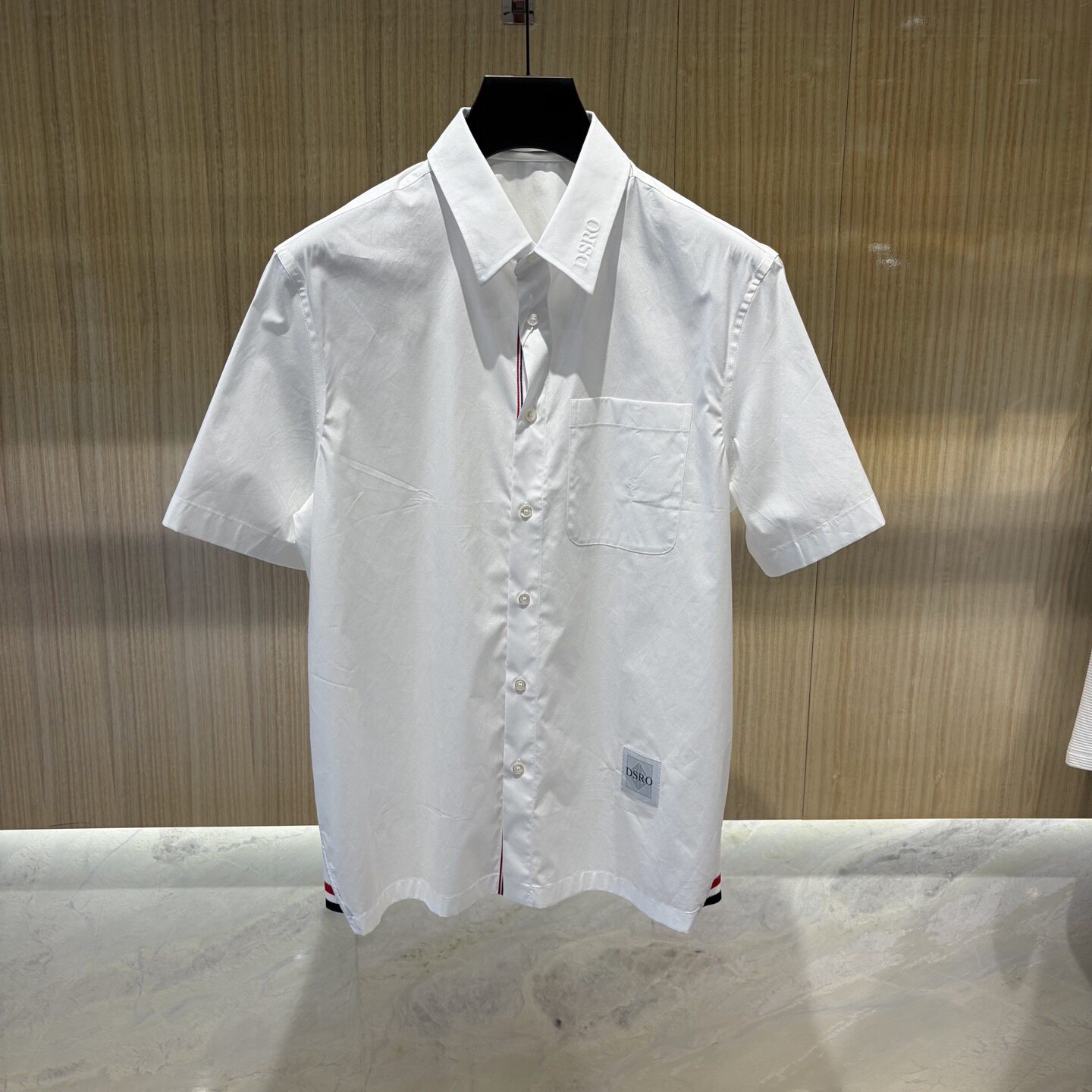 DOSERMO 26春夏新款logo字母立体印花衣领彩条装饰男士短袖衬衫