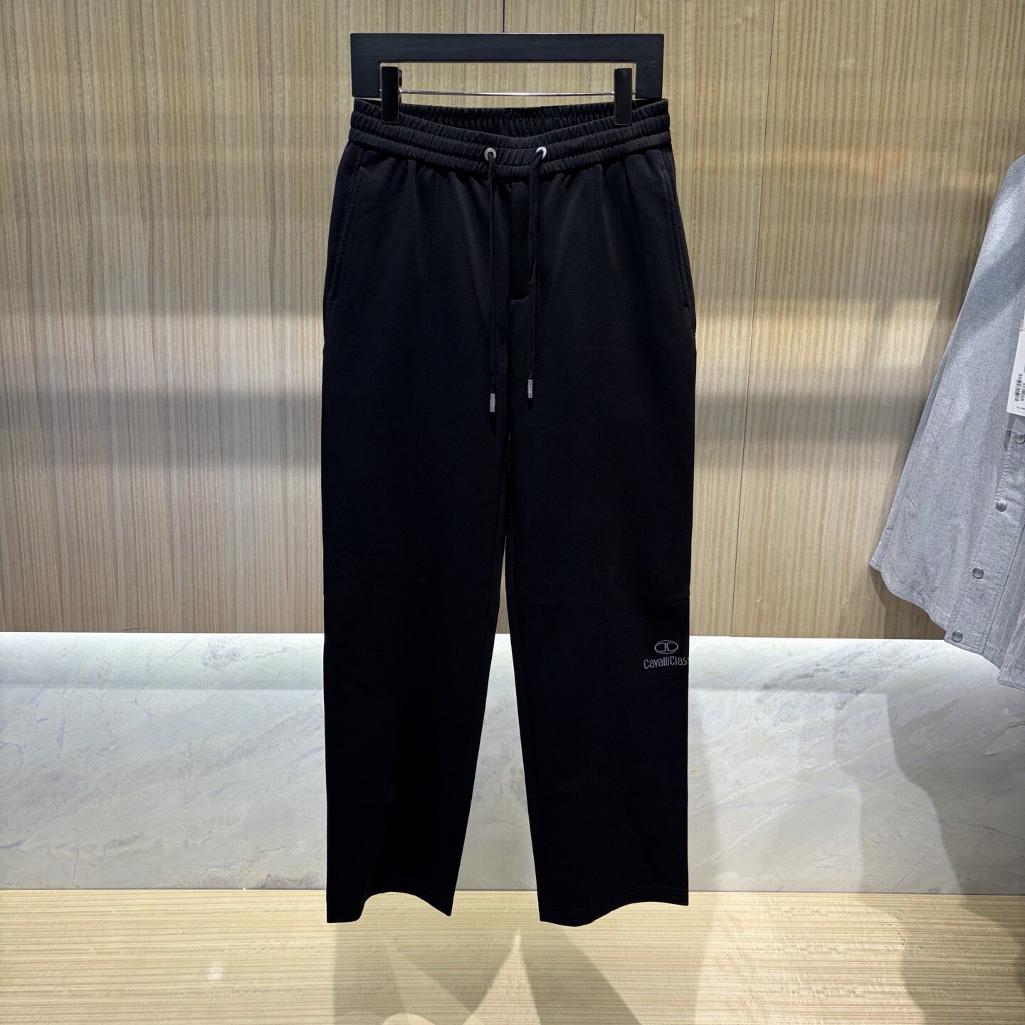 Cavalli Class 26春夏logo字母图案刺绣男士直筒休闲裤 2F1713