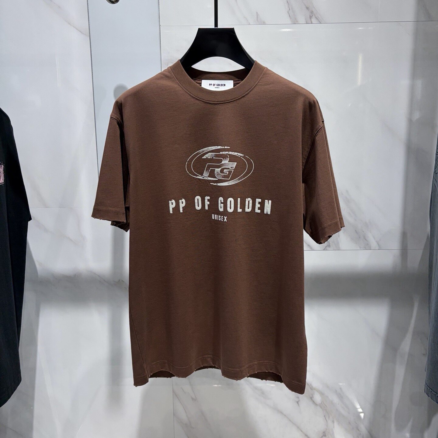 PP OF GOLDEN 26春夏新款logo字母印花破坏男士短袖T恤 622605
