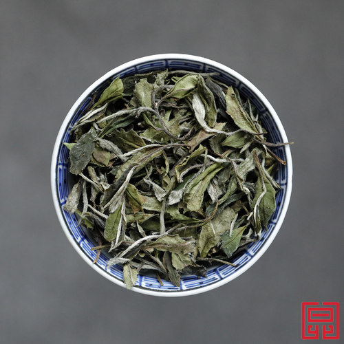 花香馥郁藏云白牡丹收藏盒199期