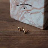 宇宙玫瑰 招财黑金超水晶小方18k包金免摘强保色男女款 小耳垂耳钉