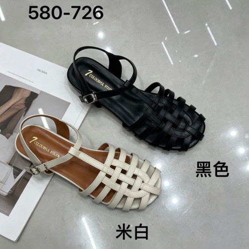 诗路花语2026夏新编织镂空坡跟包头凉鞋T字扣带平底罗马鞋580-726