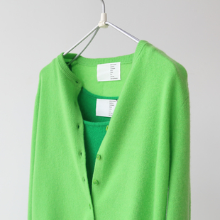 秋冬女士甜美清新荧光绿元气简约纯色舒适百搭羊绒针织开衫上衣