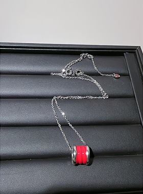 欧美外贸钛钢项链女黑陶瓷弹簧锁骨链简约日韩小红人吊坠不掉红色