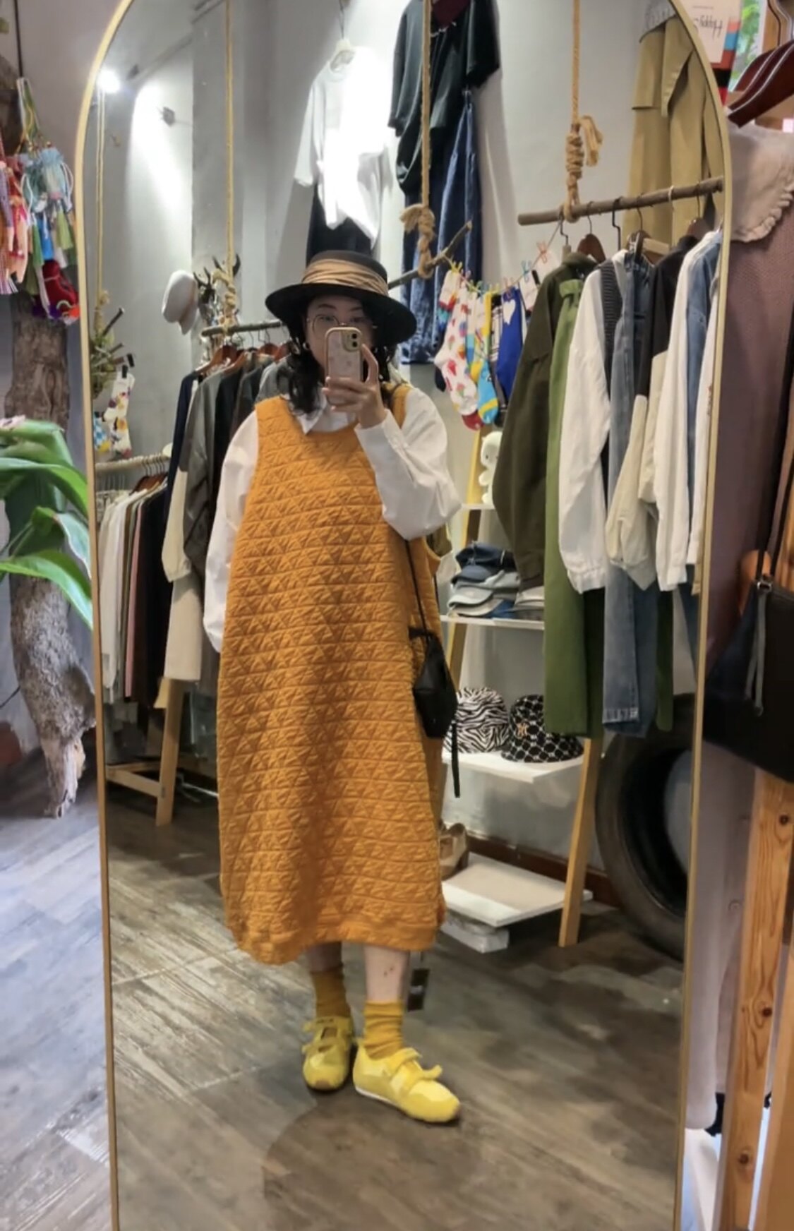 大码森系复古女装2025秋冬新款宽松显瘦无袖背心加厚连衣裙女