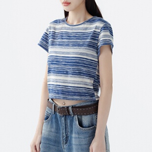 QUEENSHOP 2026春夏新品女装休闲配色条纹短版短袖上衣01099556