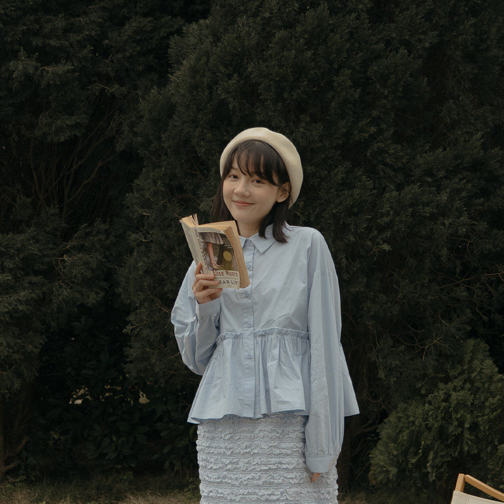 QUEENSHOP 2025秋冬新品女装荷叶抽皱剪接伞摆长袖衬衫