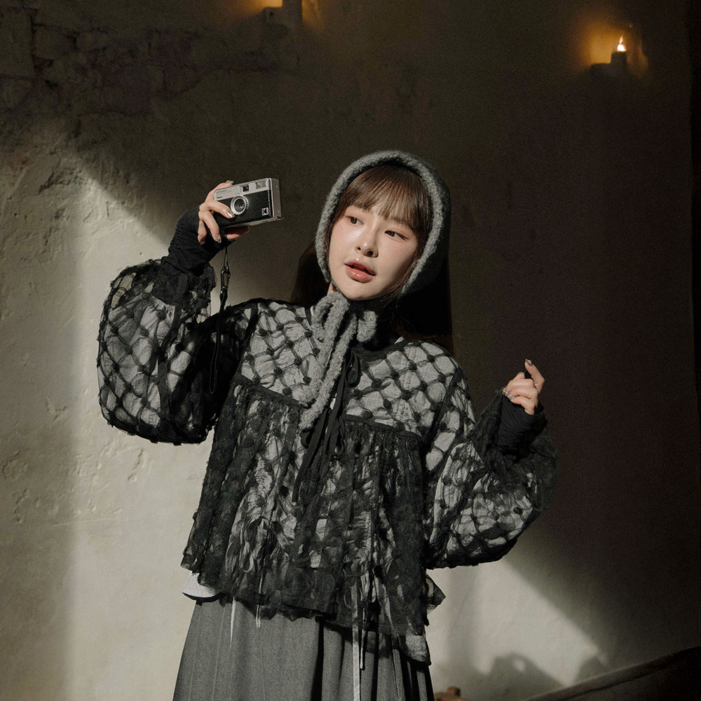 立体缇花网纱澎袖罩衫上衣