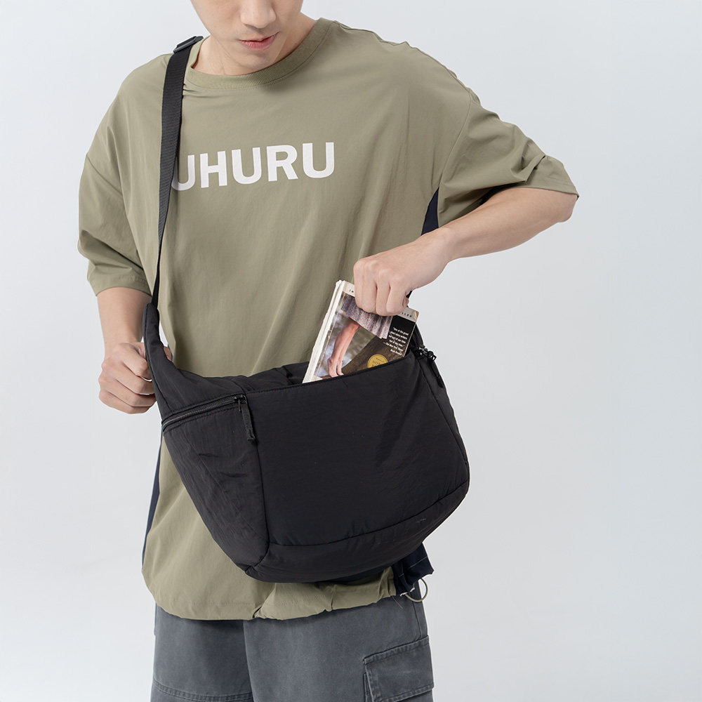 户外情侣多口袋大容量侧背大包