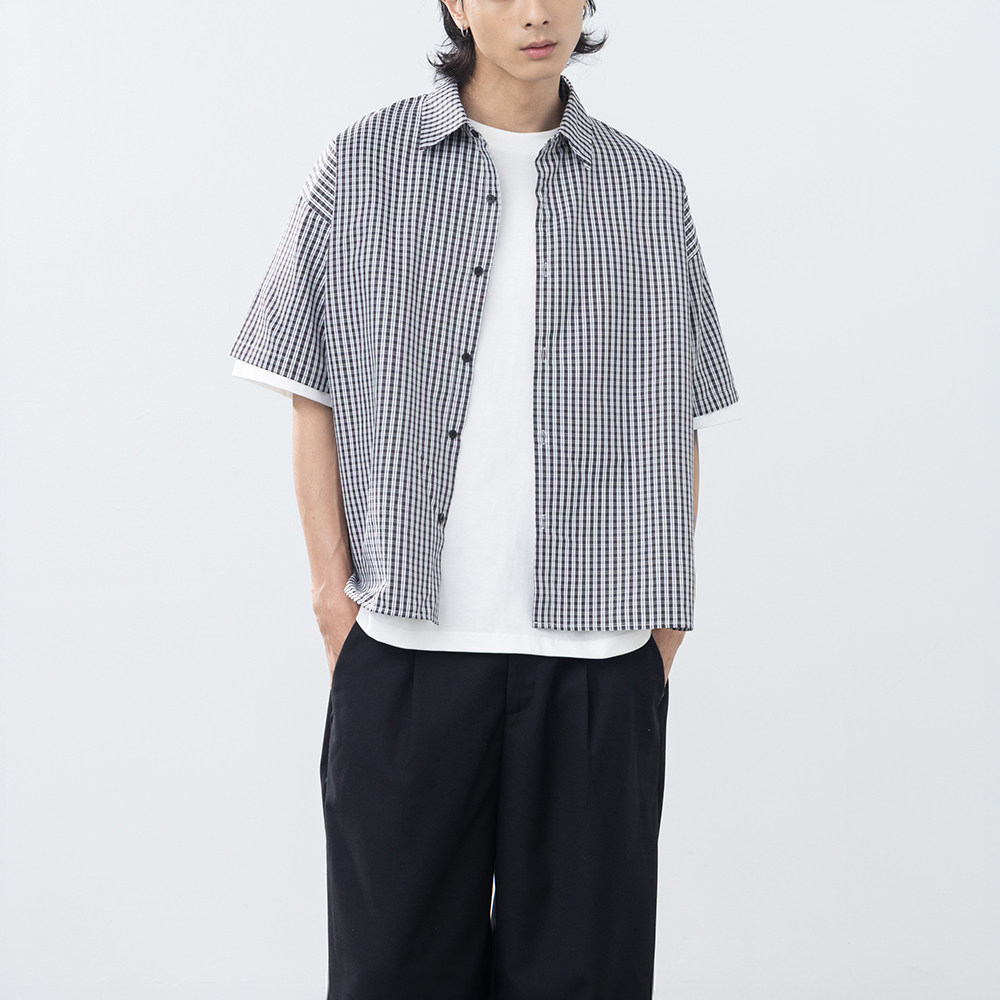QUEENSHOP2026春夏新品男装经典格纹刺绣字短袖衬衫-黑01025811
