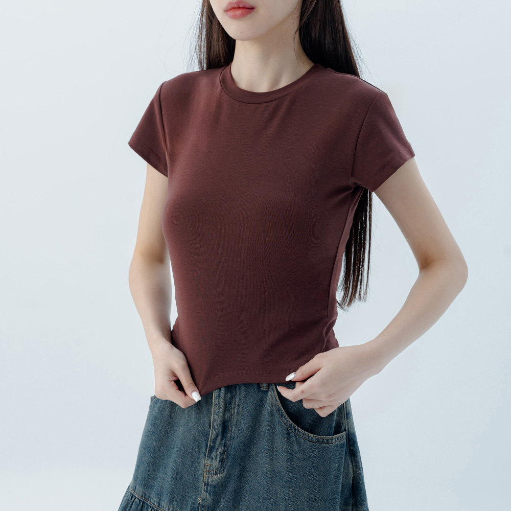 QUEENSHOP 2026春夏新品女装素面圆领弹力合身上衣01