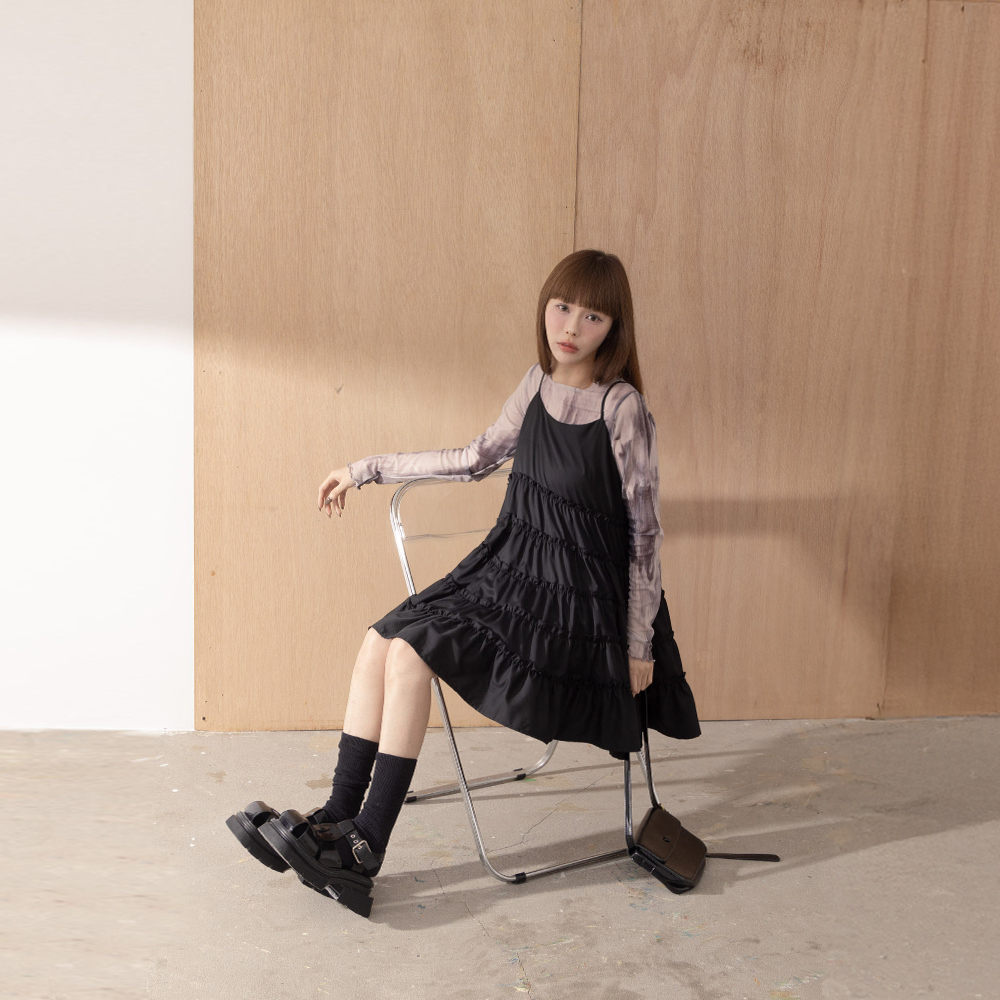 多层蛋糕剪接细肩短连衣裙