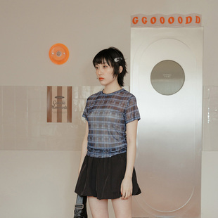 配色格纹侧抓皱透肤短袖 女装 上衣01099638 2026春夏新品 QUEENSHOP