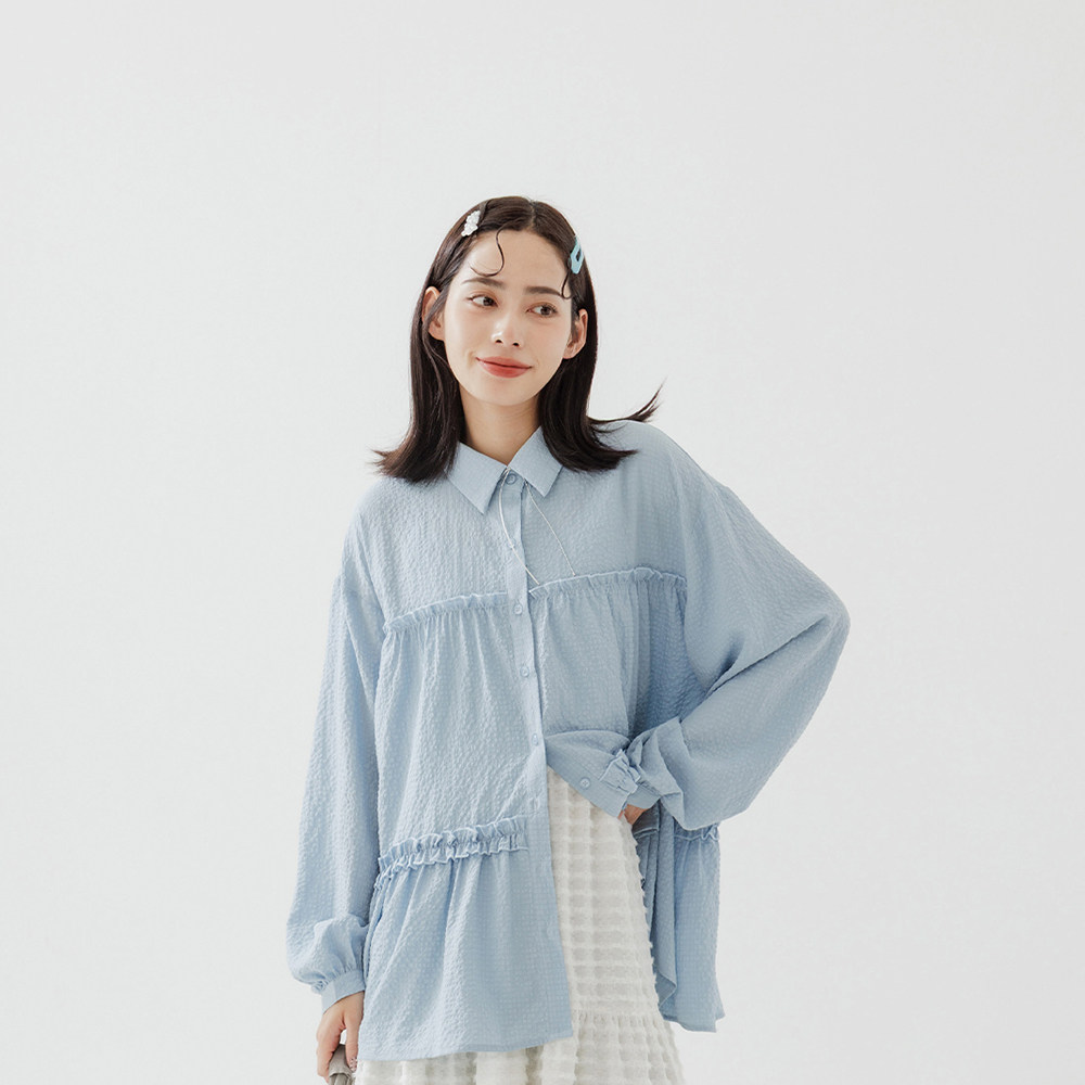 QUEENSHOP 2025秋冬新品女装皱皱荷叶设计伞襬宽版衬衫