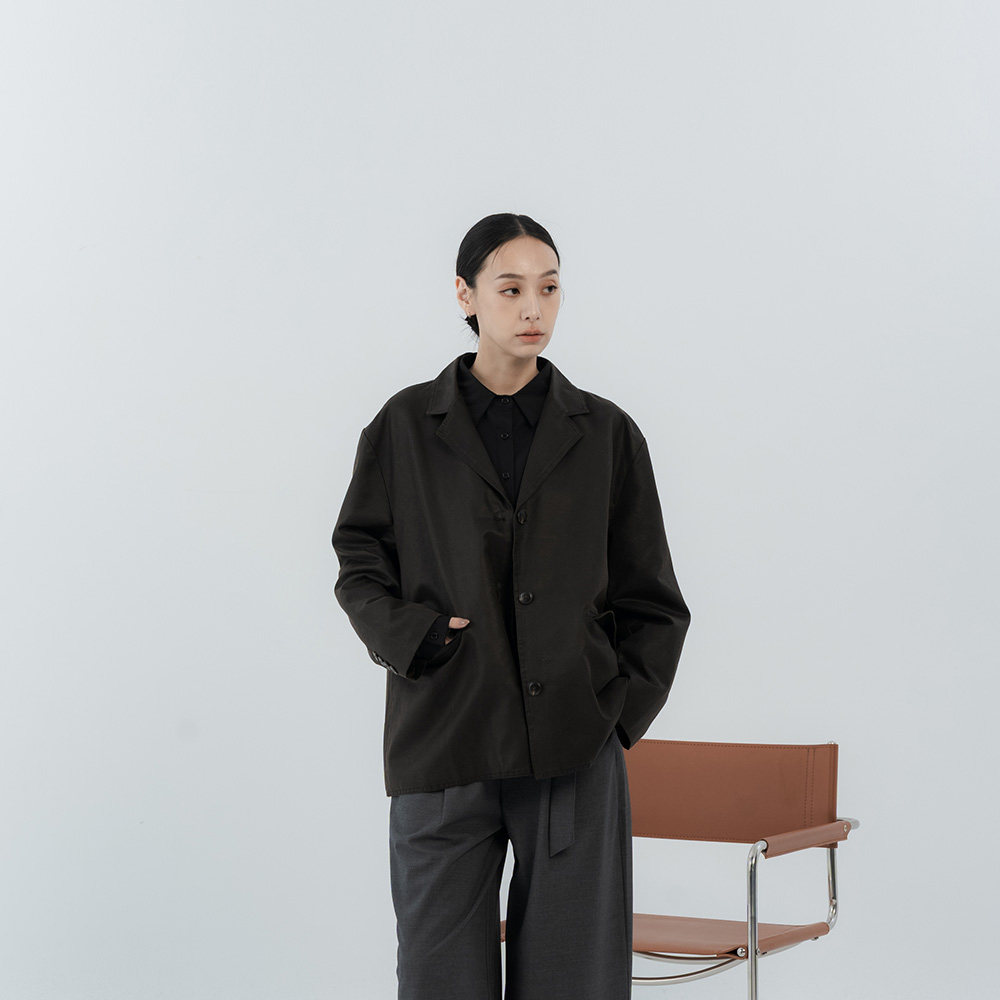 QUEENSHOP 2026秋冬蕾蒂女装仿旧感翻领麂皮西装外套深咖02030591