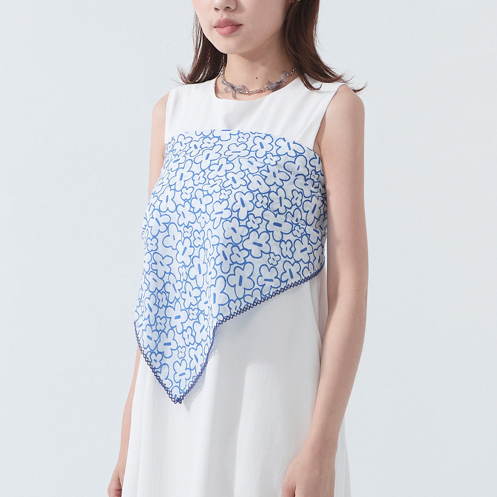 QUEENSHOP 2025秋冬新品女装满版涂鸦小花造型花边大方