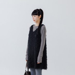 羽毛镂空设计背心短连衣裙01087175 女装 QUEENSHOP 2025秋冬新品