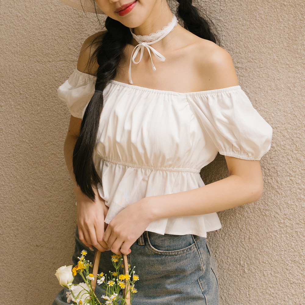 方领澎袖附蕾丝绑带上衣