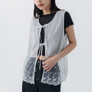 QUEENSHOP 2026春夏新品女装网纱剪接镂空绑带罩衫背心01099744