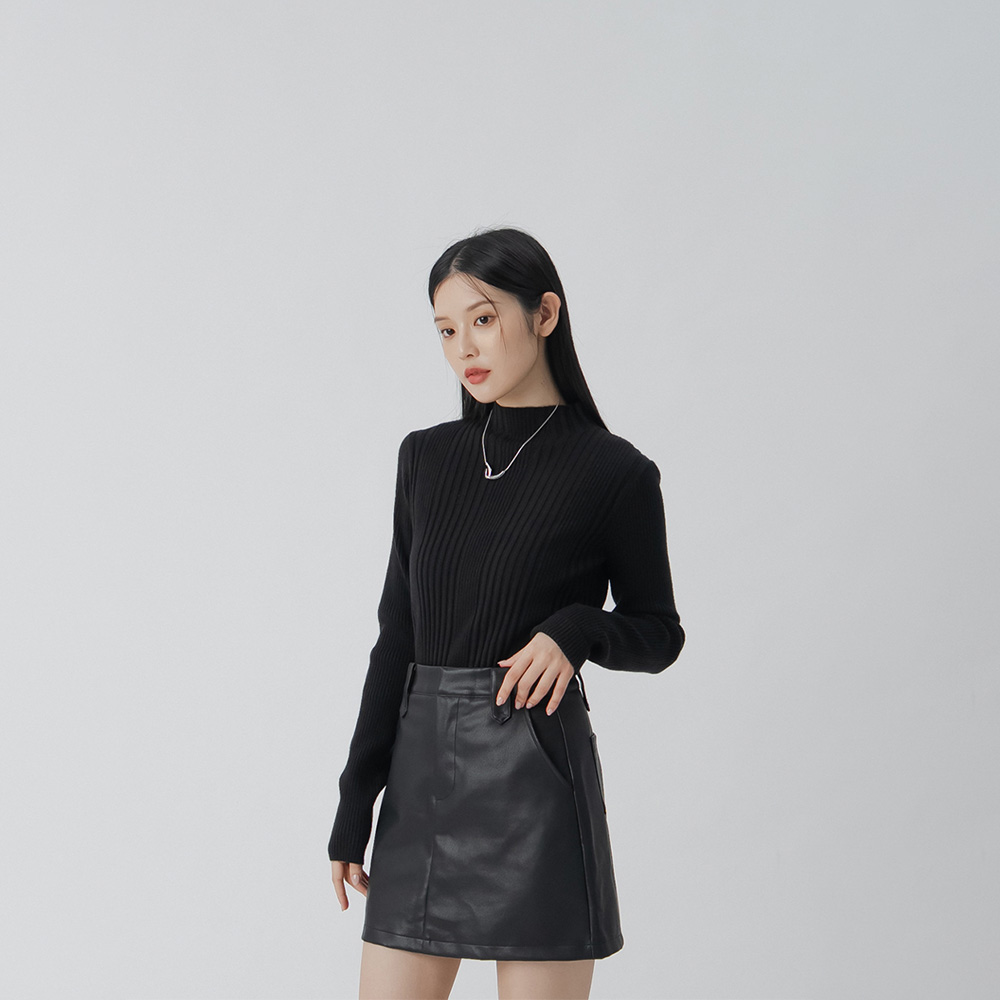 QUEENSHOP 2025秋冬女装蕾蒂立体坑条高领针织上衣-黑01099296