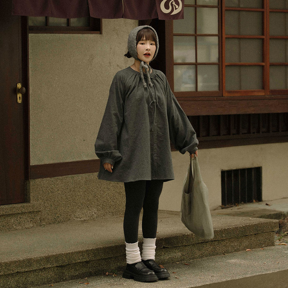 双绑带造型磨毛圆领短连衣裙