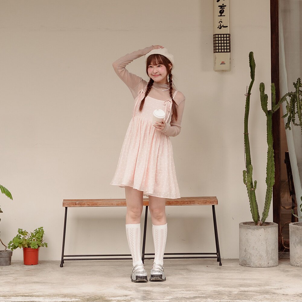蝴蝶结缇花肩绑带短连衣裙