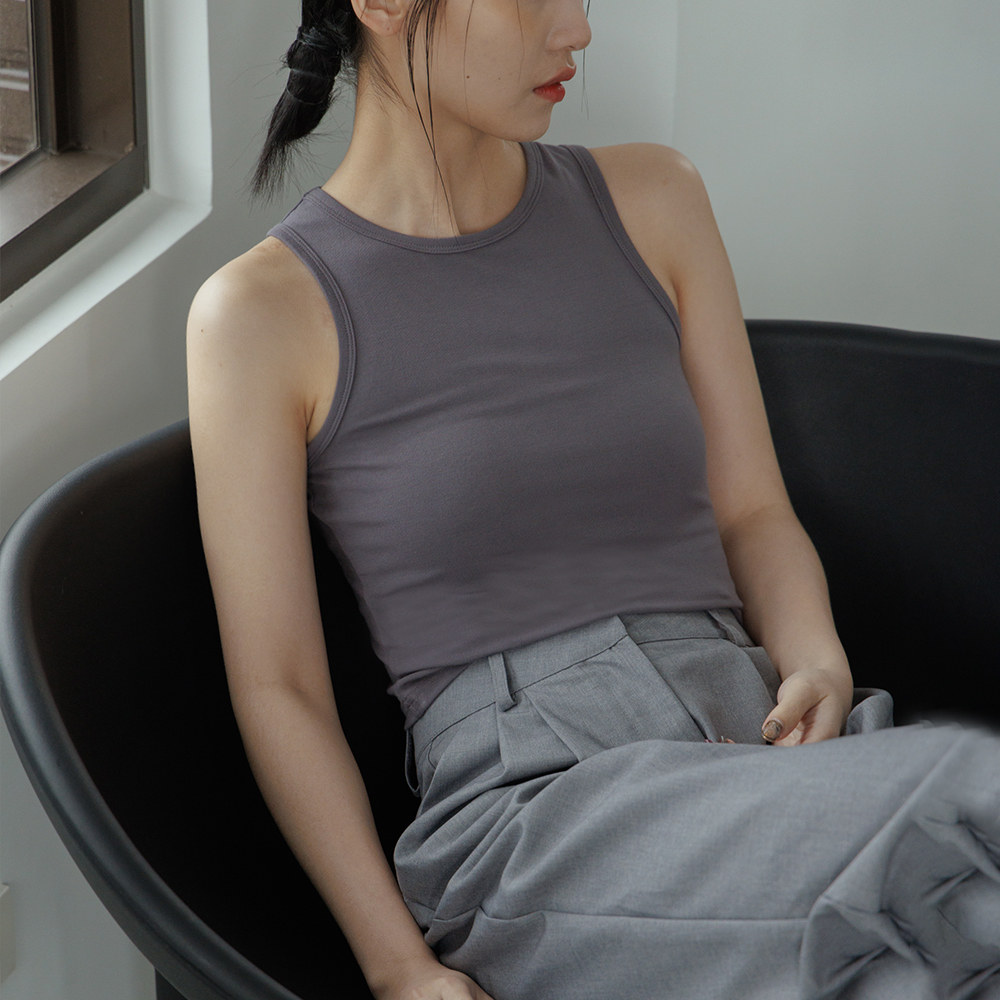 QUEENSHOP 2025春夏新品女装基本百搭素色削肩设计背心