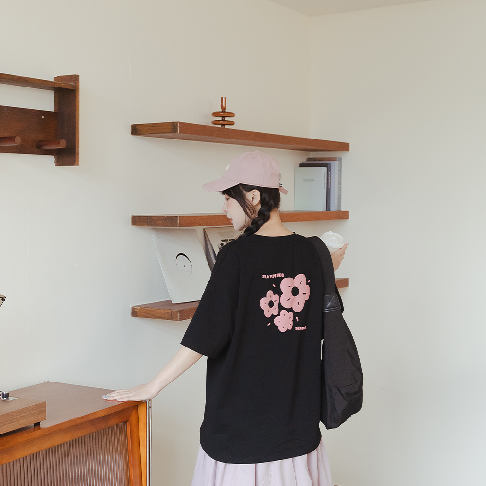 QUEENSHOP 2025春夏新品女装花花立体刺绣印图宽版上衣