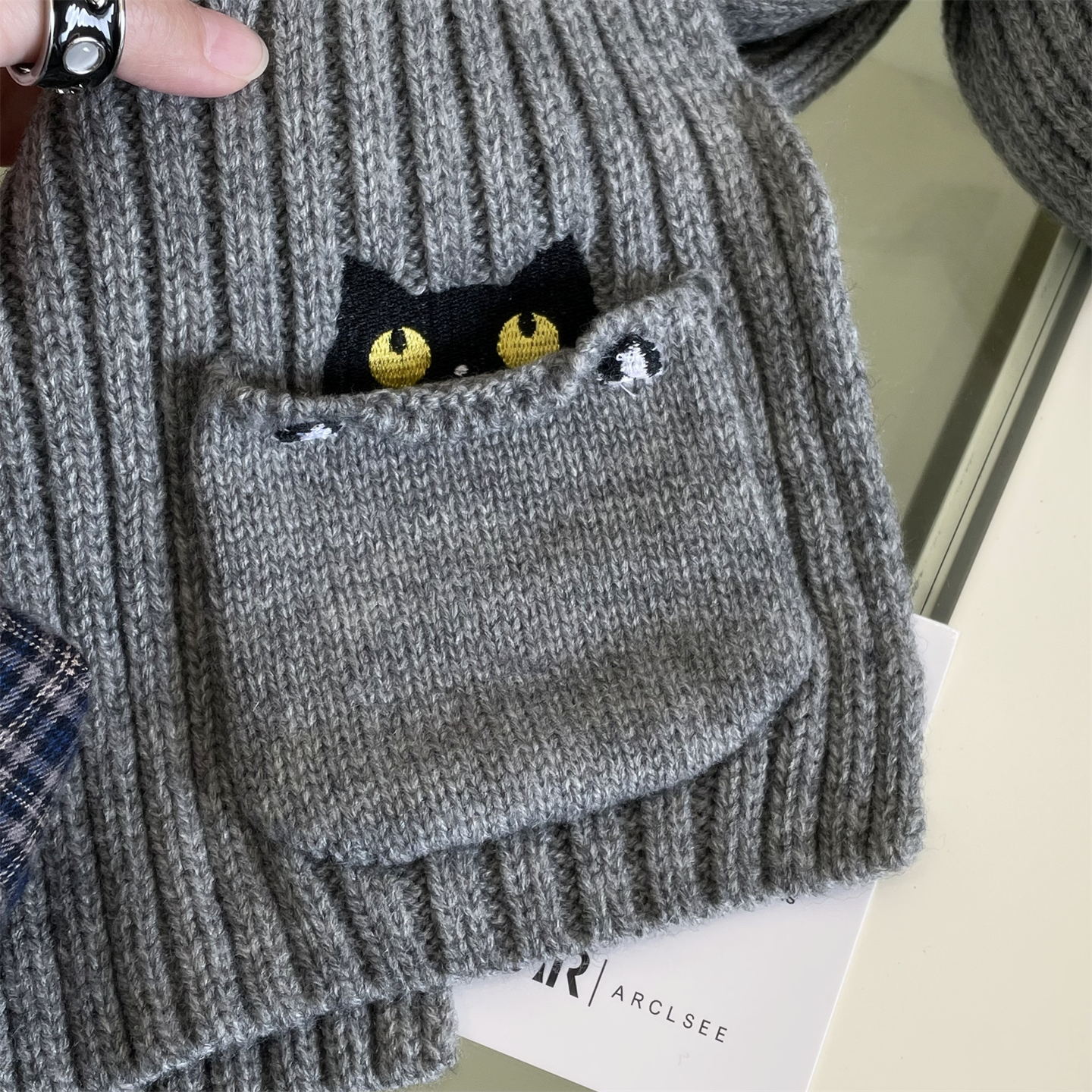 口袋机灵小黑猫灰色围巾竖条针织毛线小众个性秋冬季保暖围脖男女