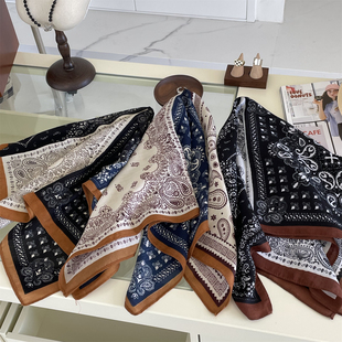 高级感丝绒柔软早秋围巾复古腰果花方巾老钱风百搭装 饰领巾头巾