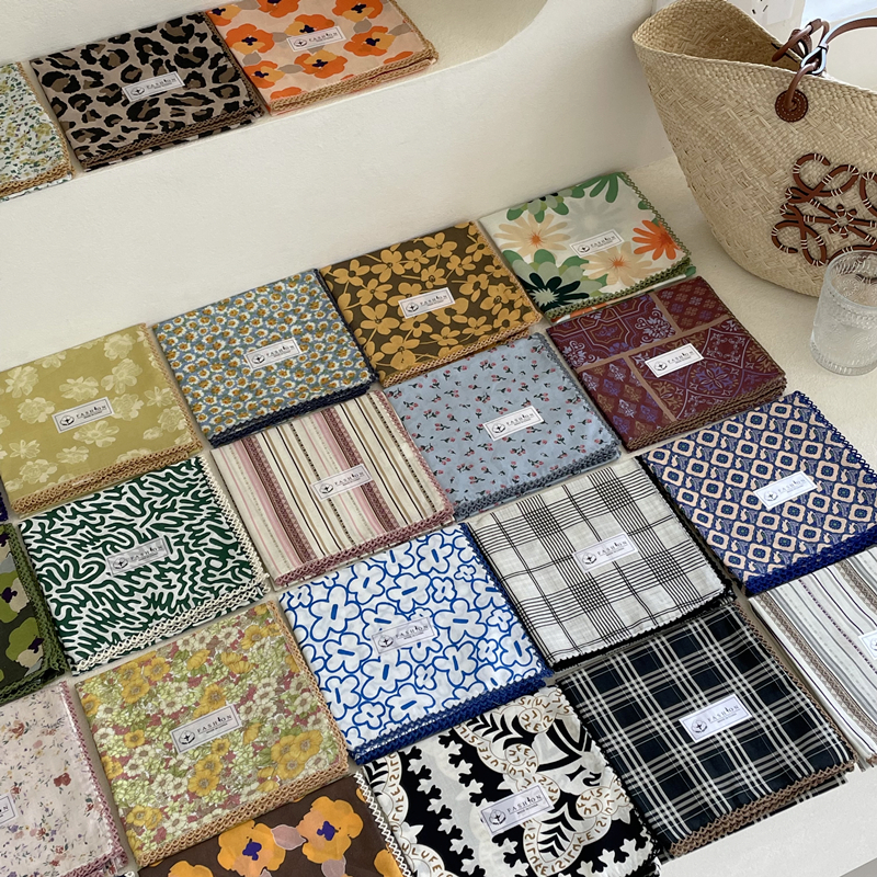 花卉勾边高级感方巾丝巾领巾头巾