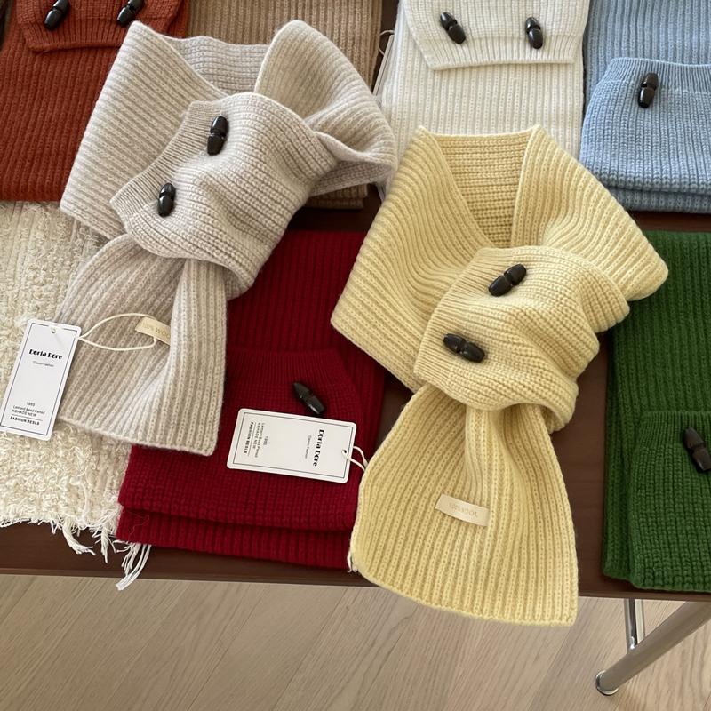 100%全羊毛牛角扣围巾奶黄纯色红色小围脖交叉女士保暖秋冬季领子