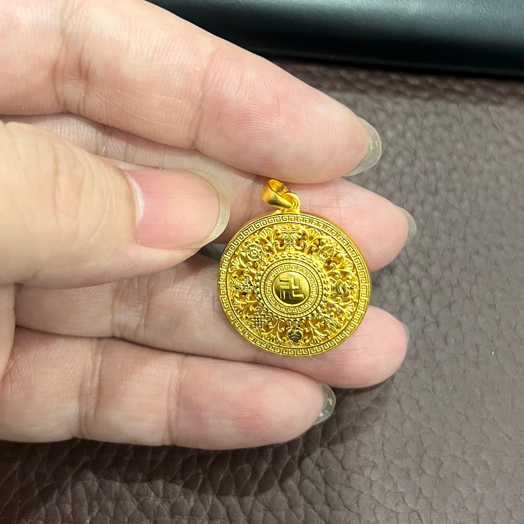 深圳黄金古法素金八宝罗盘水贝精工足金AU9999吊坠男女同款镂空盘