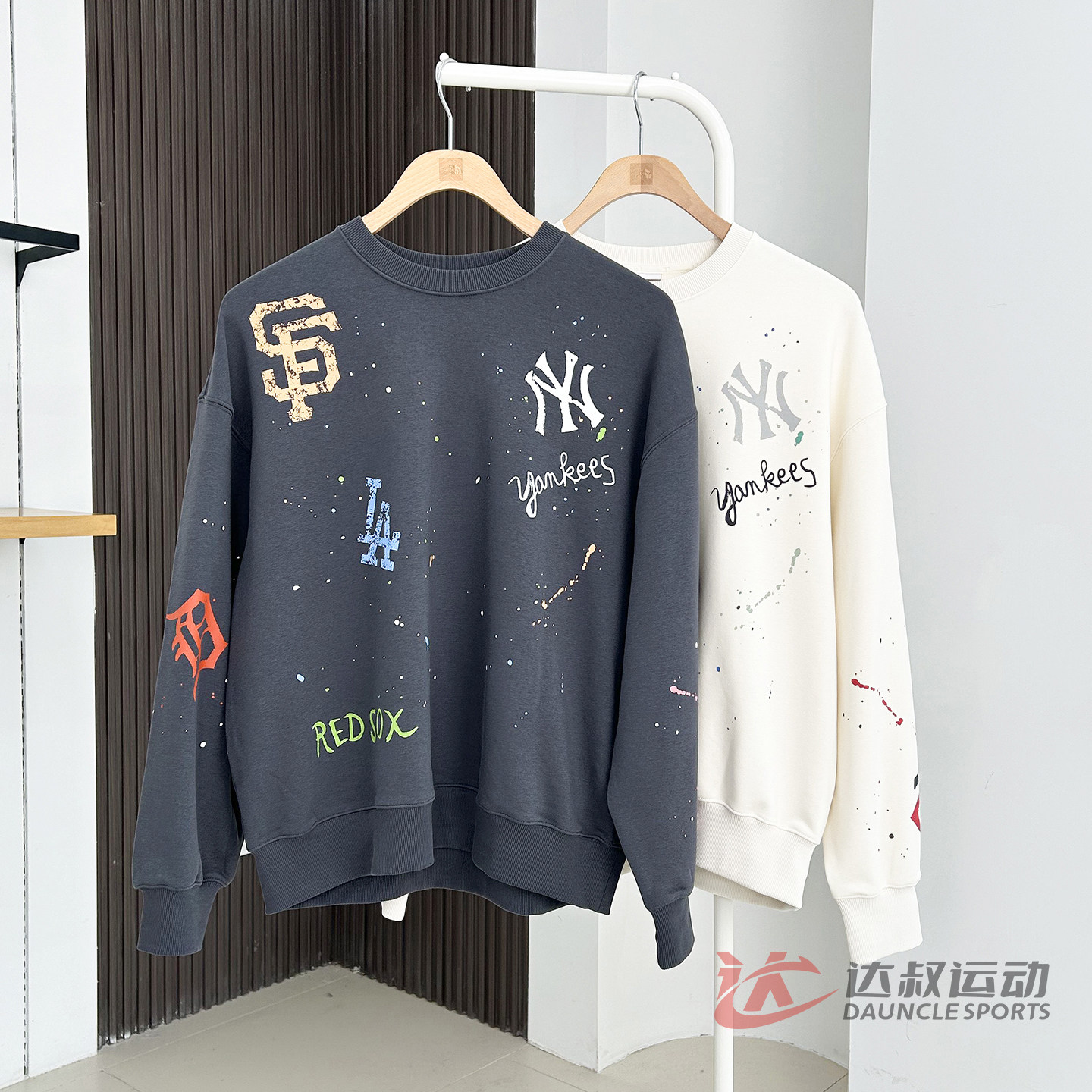25新款MLB情侣卫衣男女NY手绘涂鸦印花运动休闲套头衫3AMTG0154
